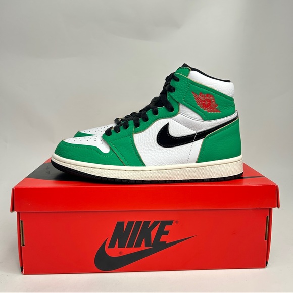 Nike Air Jordan 1 Retro High OG WMNS “Lucky Green” 2023 - Picture 7 of 7